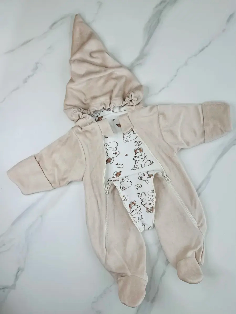 Комбинезон для новорожденного велюровый