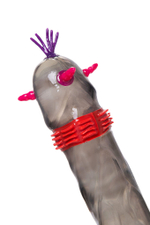 Черный стимулирующий презерватив "Болт на 32" с ароматом вишни - 1 шт.