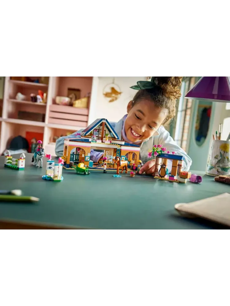 Конструктор Friends 42688 Конюшня и школа верховой езды