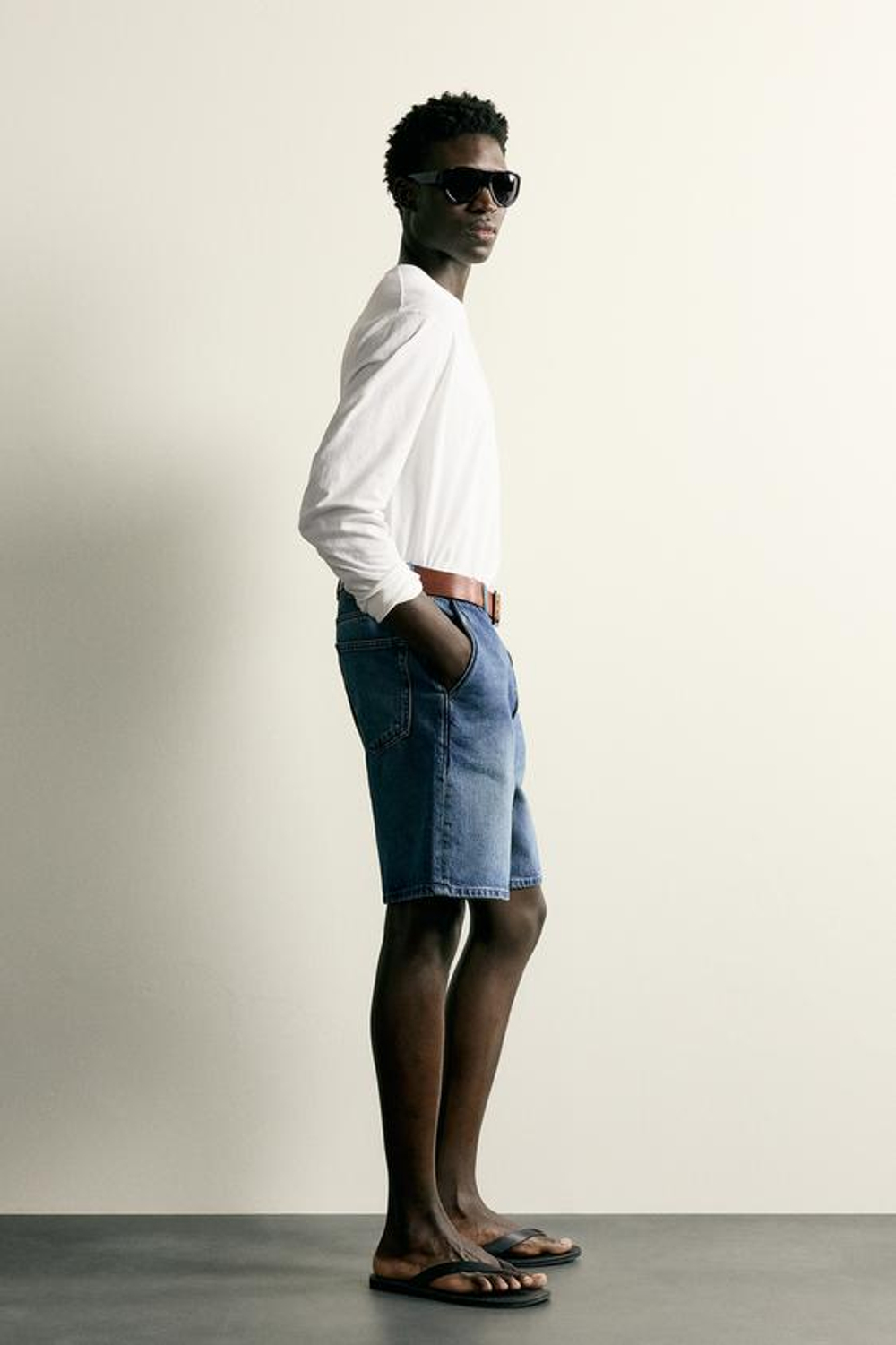 ZARA ДЖИНСЫ STRAIGHT FIT С ВОЩЕНЫМ ЭФФЕКТОМ, ВЫЦВЕТШИЙ СИНИЙ