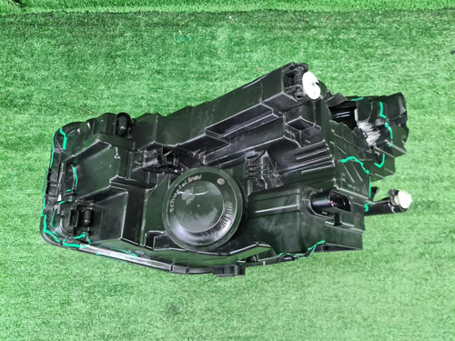Битая Фара правая VW Teramont (2021-н.в.) LED