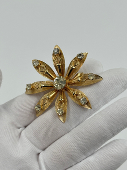 Брошь Цветок с кристаллами