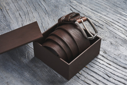 Ремень из текстурной итальянской кожи, цвет «каштан», хромированная пряжка