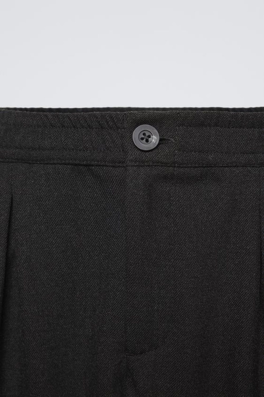 ZARA БРЮКИ С ЗАЩИПАМИ, СЕРЫЙ