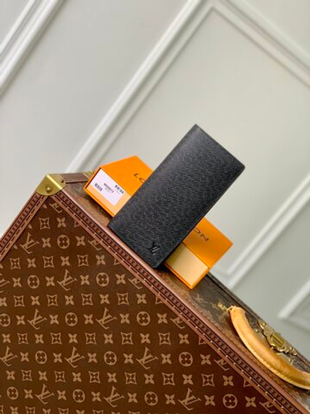 Louis Vuitton Brazza Wallet