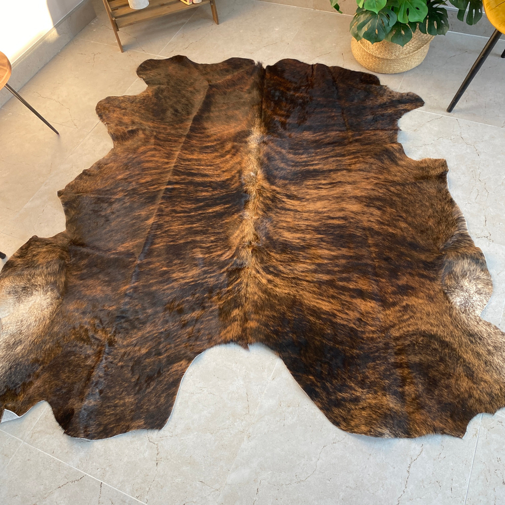 Коровья шкура на пол натуральная. 200 х 180 см