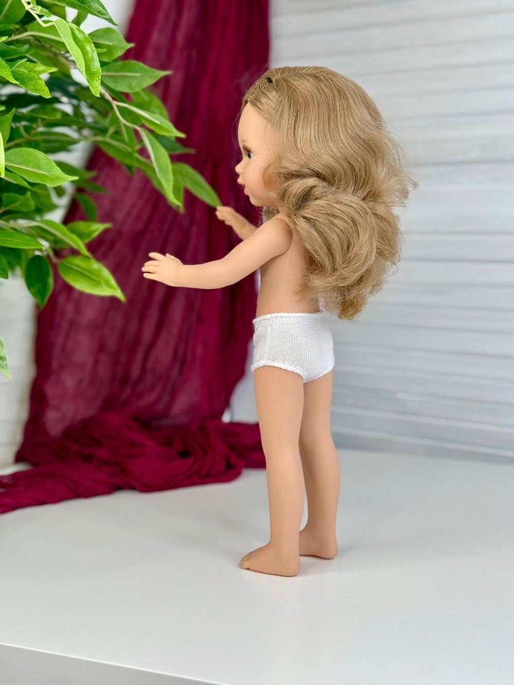 Кукла Marina and Pau 40cм Marina без одежды в пакете (M13)