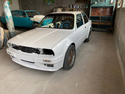 BMW E30 Mtech2 Передний бампер (Реплика "Стекловолокно")