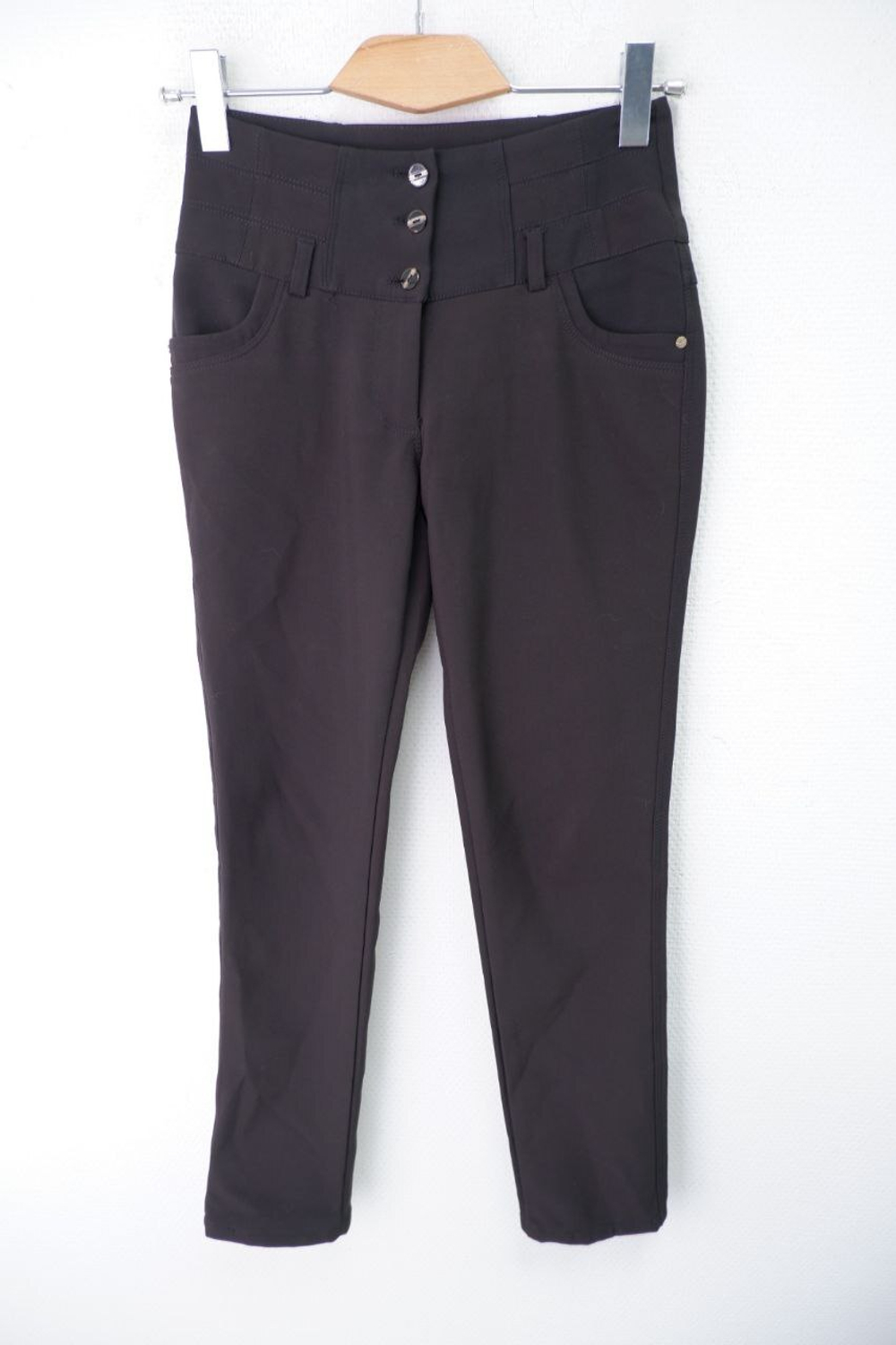 Брюки Изящная-роза черные 38 размер