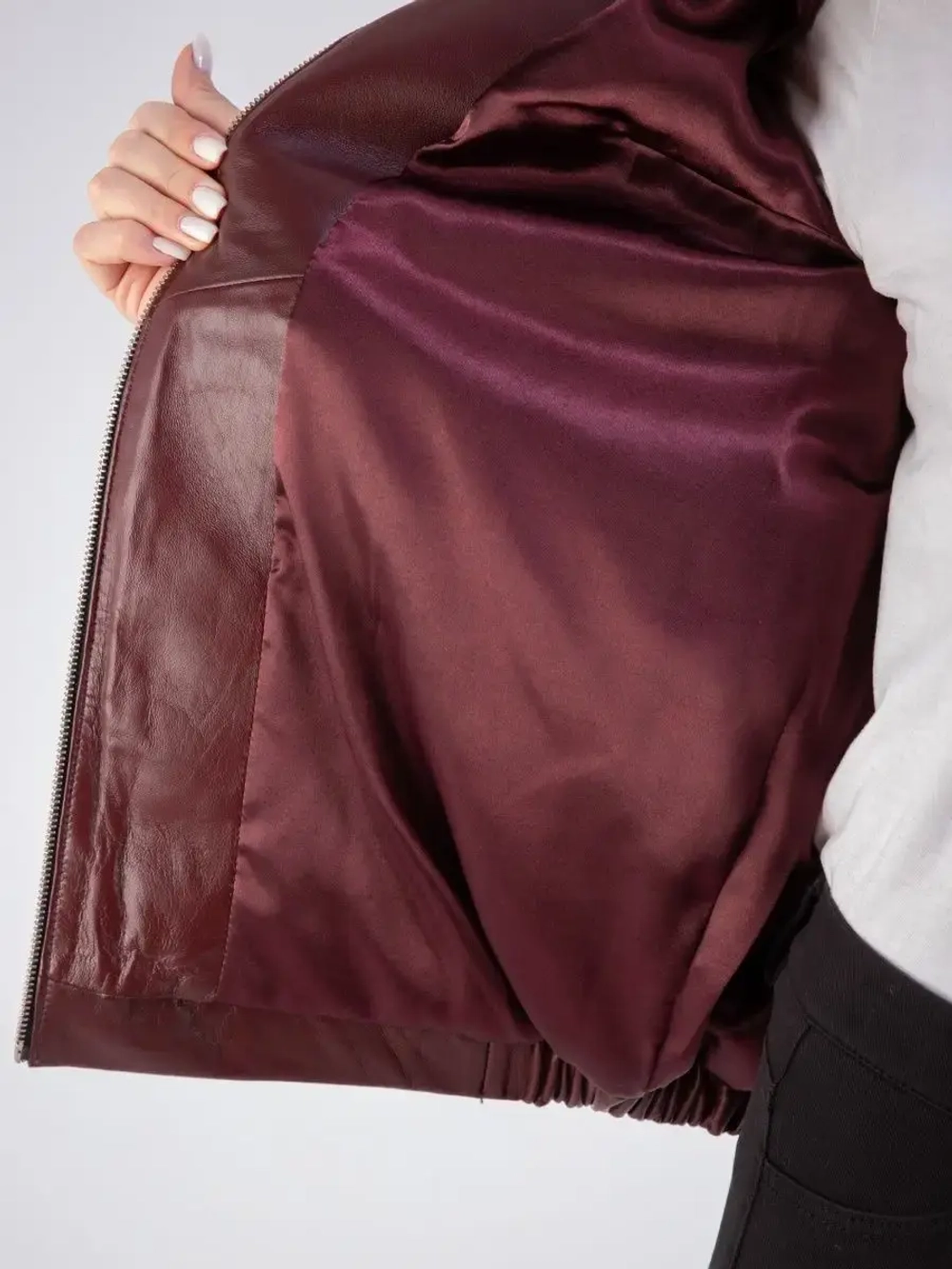 Куртка женская из натуральной кожи с капюшоном Турция