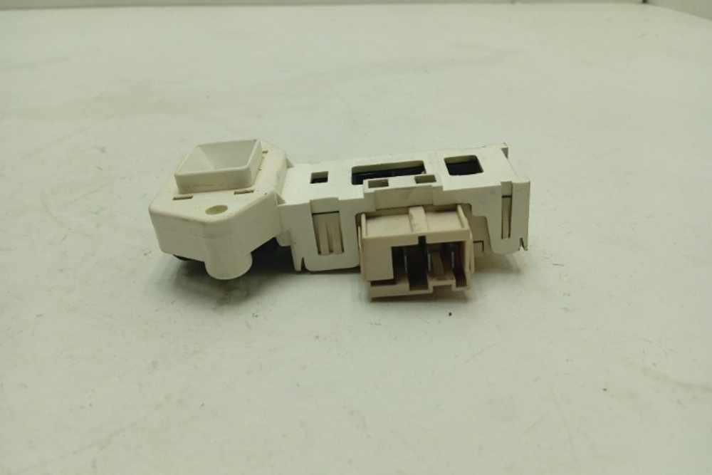 S1WTF3002A кт143 Блокировка люка для стиральной машины Siemens S1WTF3002A б/у