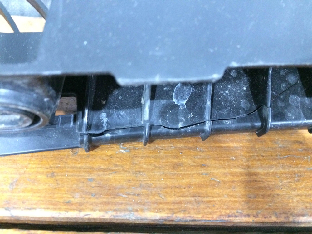 Кронштейн заднего бампера Volkswagen Polo 6 20-нв Б/У Оригинал 6N5807863