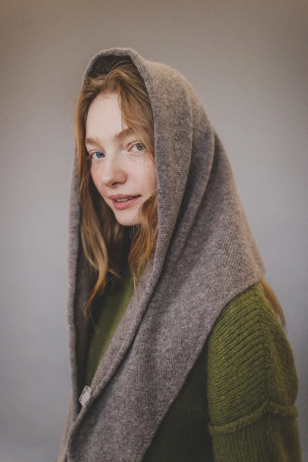 Косынка из кашемира с мериносом кофейного цвета