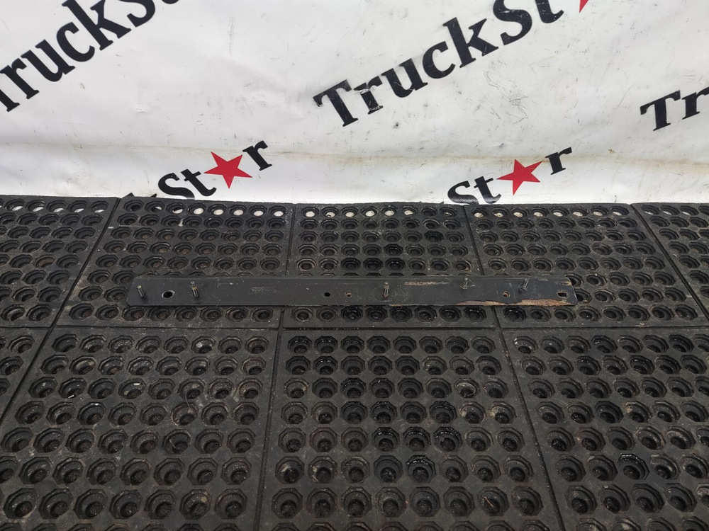 Кронштейн интеркулера правый 2020г.