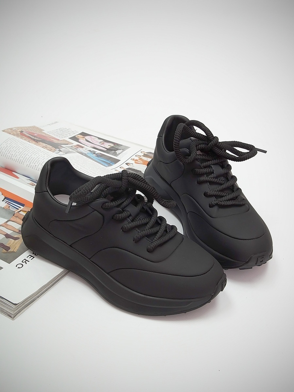 Кроссовки женские демисезонные