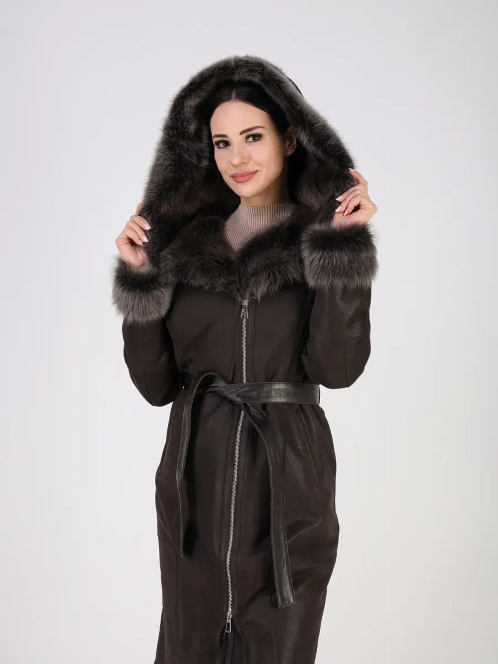 Дубленка зимняя натуральная с капюшоном