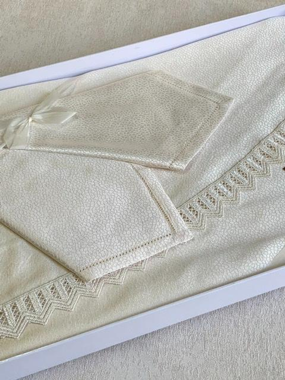 Скатерть круглая 220 и 8 салфеток Gamba 9884СК Panna шампань