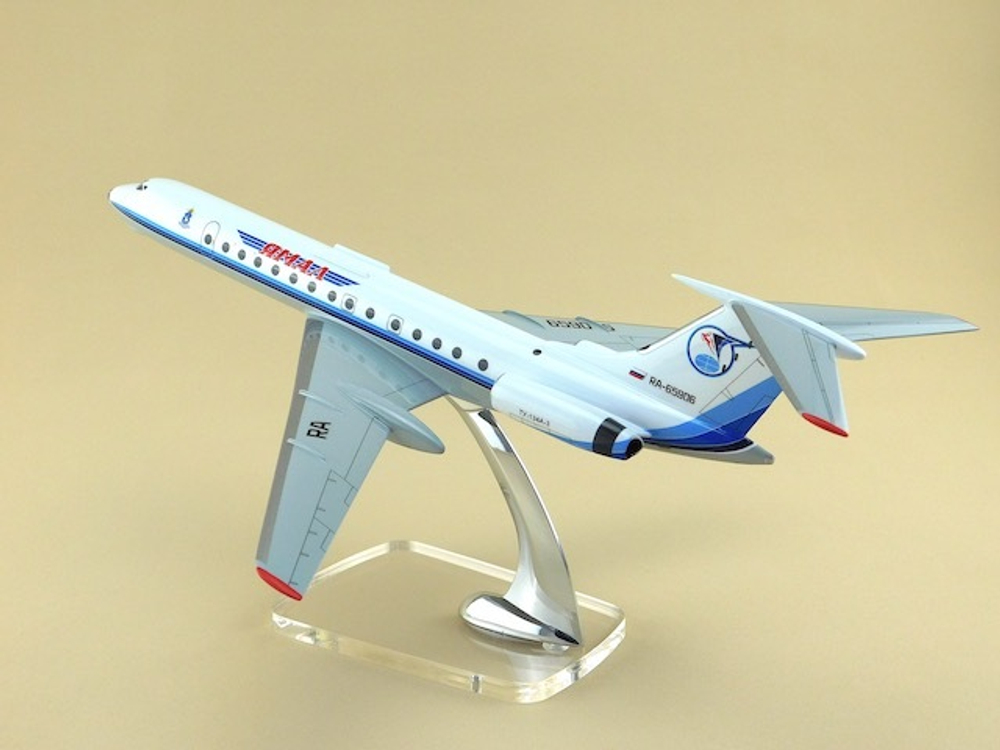 Модель самолета Ту-134А-3(М1:100, Ямал)