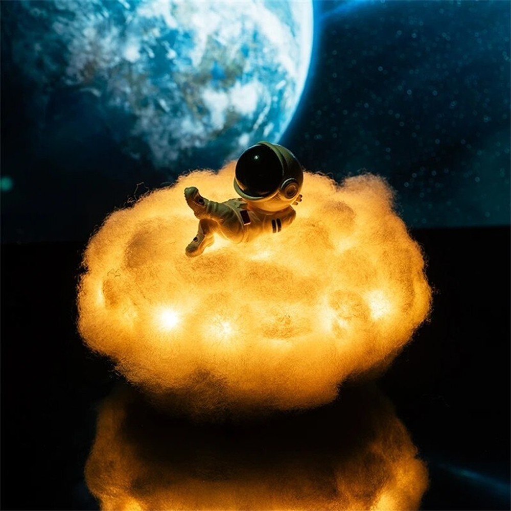 Ночник "Космонавт на облаке"