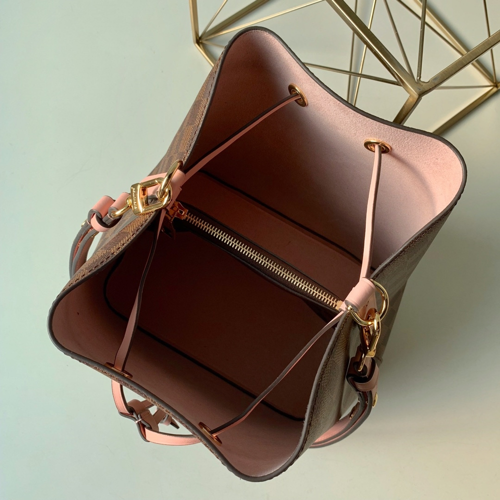 Louis Vuitton NeoNoe MM