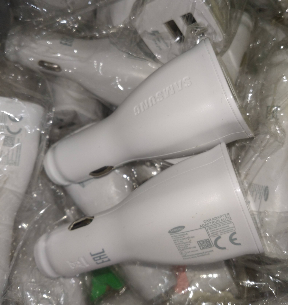 Зарядное устройство автомобильное в прикуриватель SAMSUNG