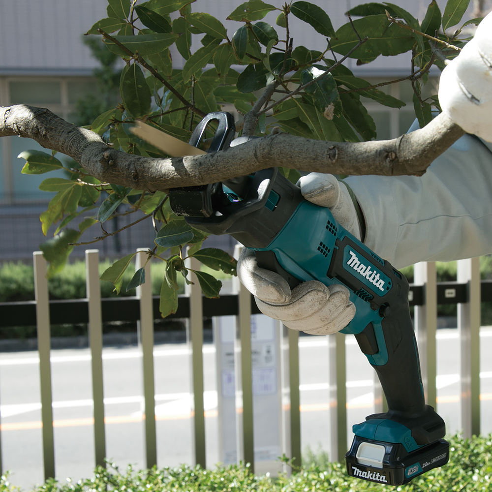 Пила сабельная аккумуляторная Makita JR 105 DWAE  Li-ion