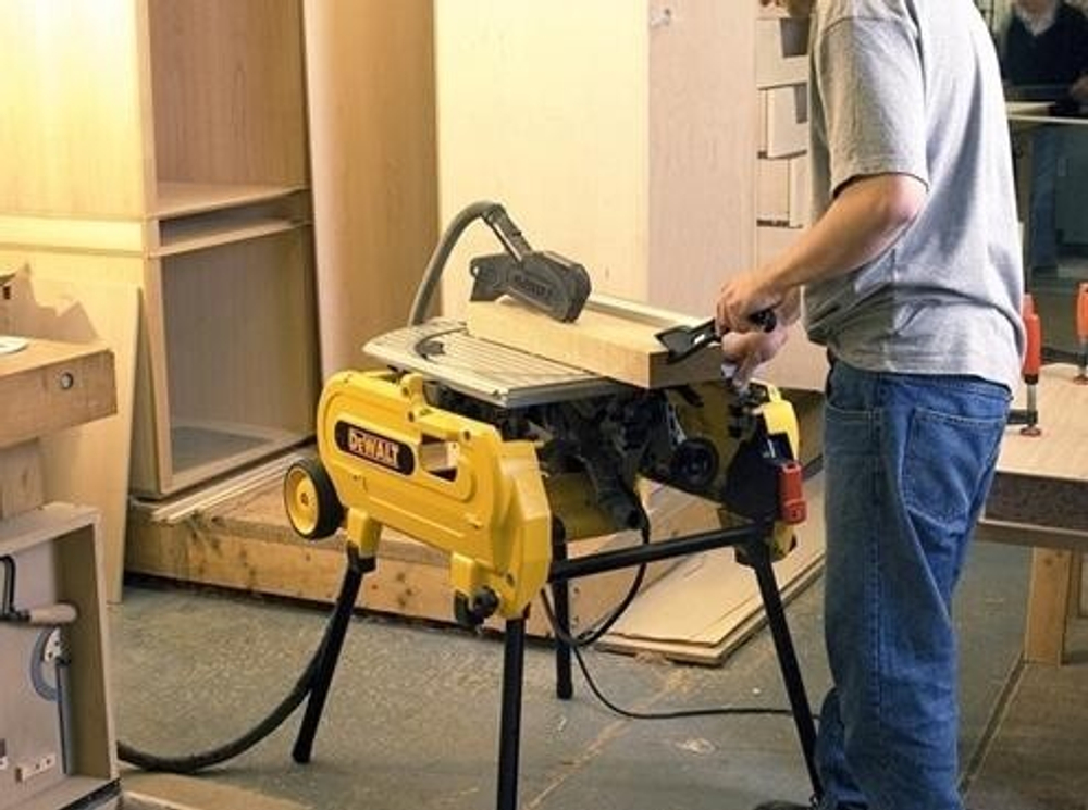 Пила торцовочная сетевая DeWALT D 27107 D27107-QS