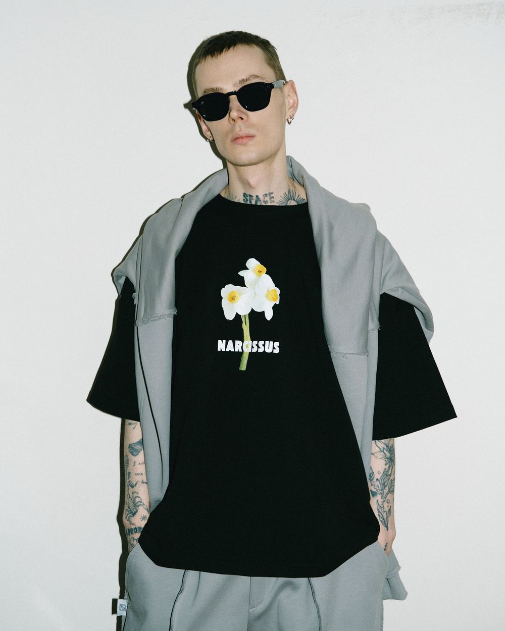 Футболка One Two Narcisus черная