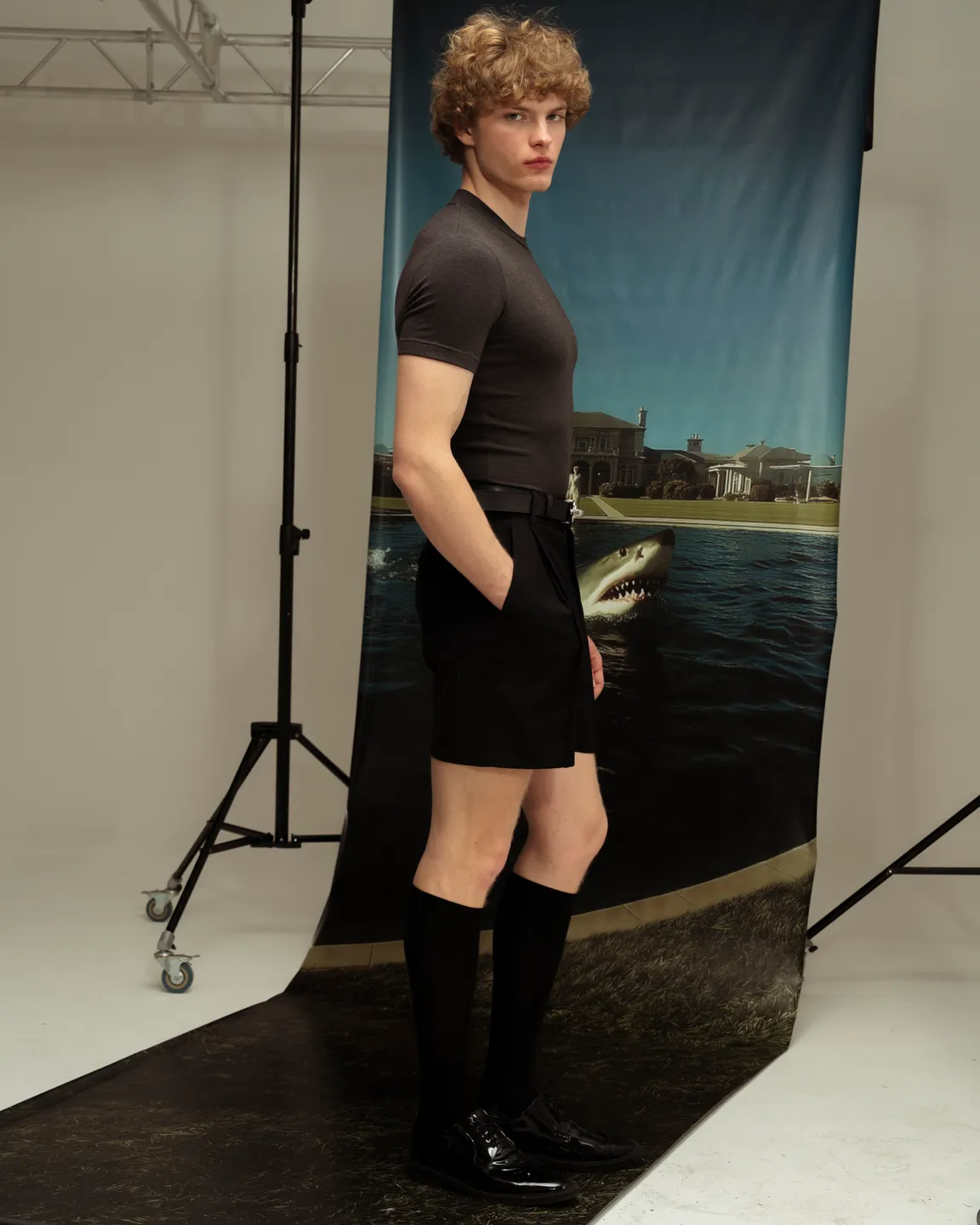 Серая футболка 