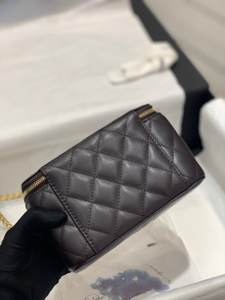 Chane1 Vanity with Chain 17 cm