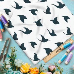 Ткань премиум интерлок темные эскизы птиц на белом