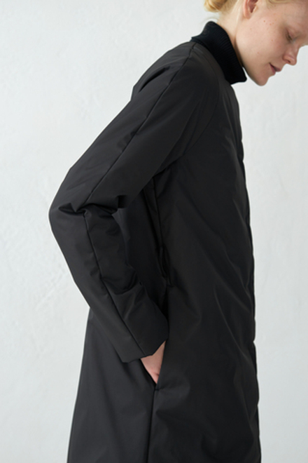 Утепленное пальто из мембраны черного цвета с жилетом