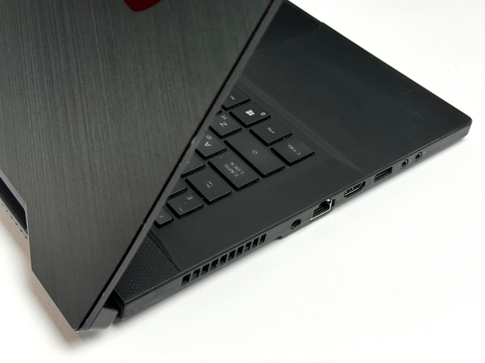Игровой Ноутбук Asus Rog Zephyrus M15 i7 9750H/8GB(RAM)512GB(SSD)/15.6/FHD/IPS/144HZ/Win11