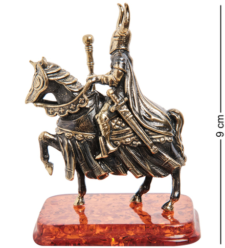 Народные промыслы AM-1274 Фигурка «Рыцарь на коне с булавой» (латунь, янтарь)