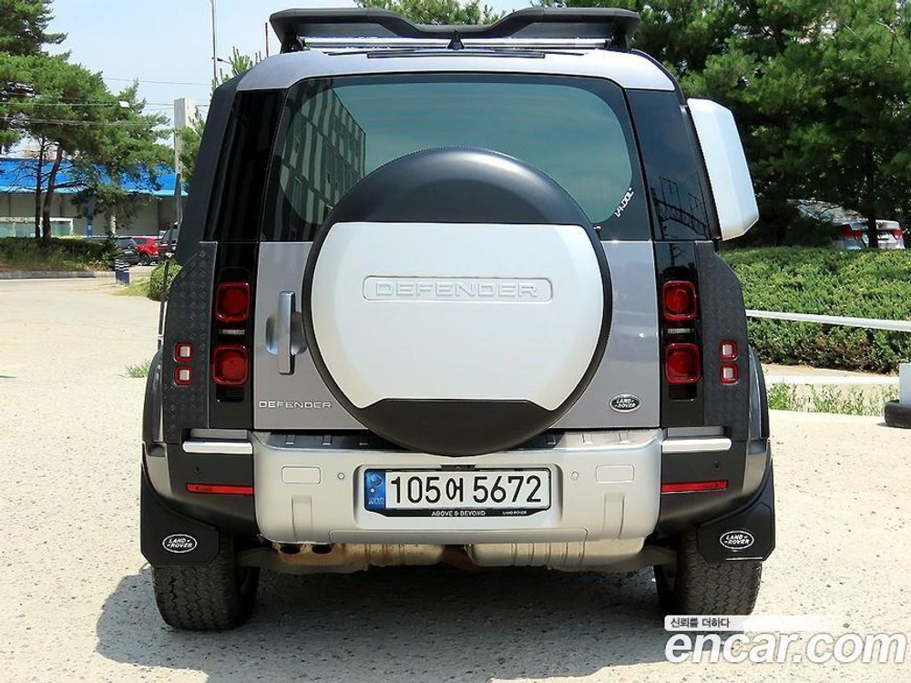 Land Rover Defender (L663) 110 D250 SE (07.2021)