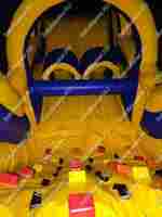 Надувная полоса препятствий "Веселый забег" 15*3*4 м, жёлто-синий