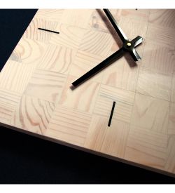 Салют SLT- 22 Часы настенные «CHESS WHITE WOOD»