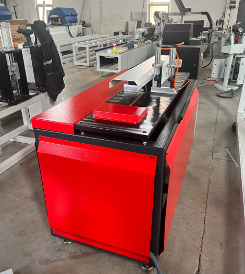 Однопильный станок для резки широких алюминиевых профилей Toskar Alumaster 400