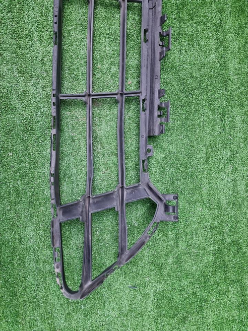 Решетка переднего бампера BMW X1 F48 (2019-2022)