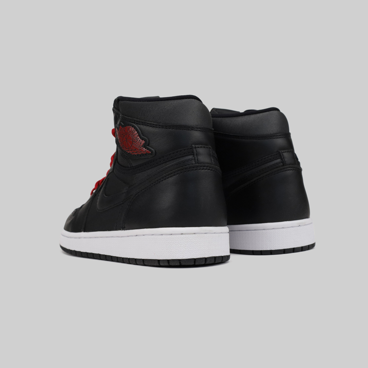 Кроссовки Jordan 1 Retro High OG артикул:555088-060 - купить в магазине Дайс