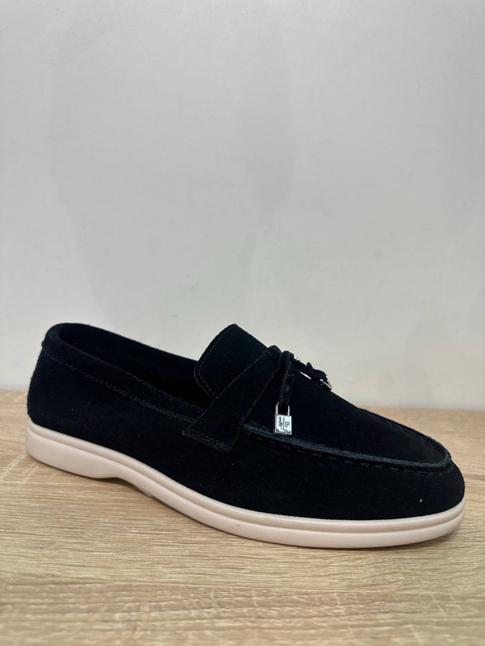 Лоферы из натуральной замши