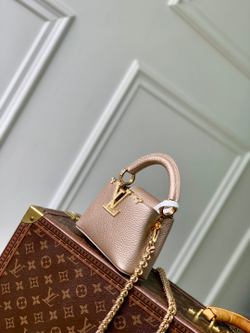 Louis Vuitton Capucines Nano