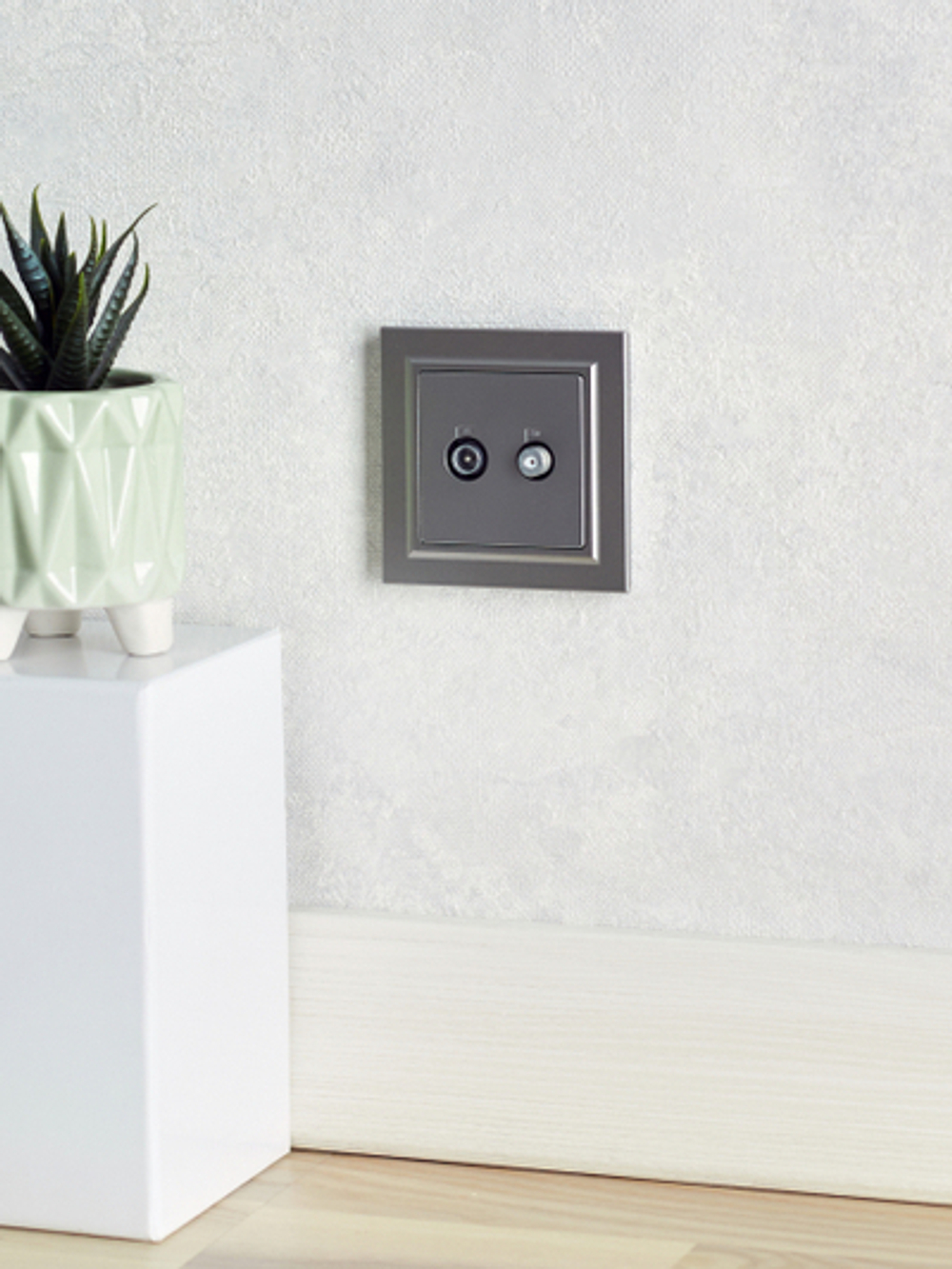 BRITE Рамка 1-местная IP44 РУ-1-БрС-44 сталь IEK