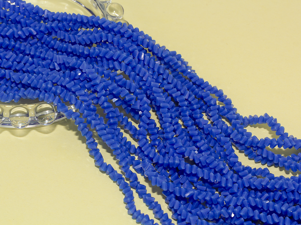 Нить бусин для украшений 4мм (ювелирное стекло)