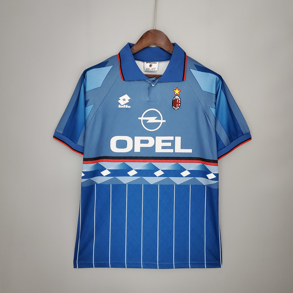 Футбольная ретро-форма "Милана" сезона 95/96