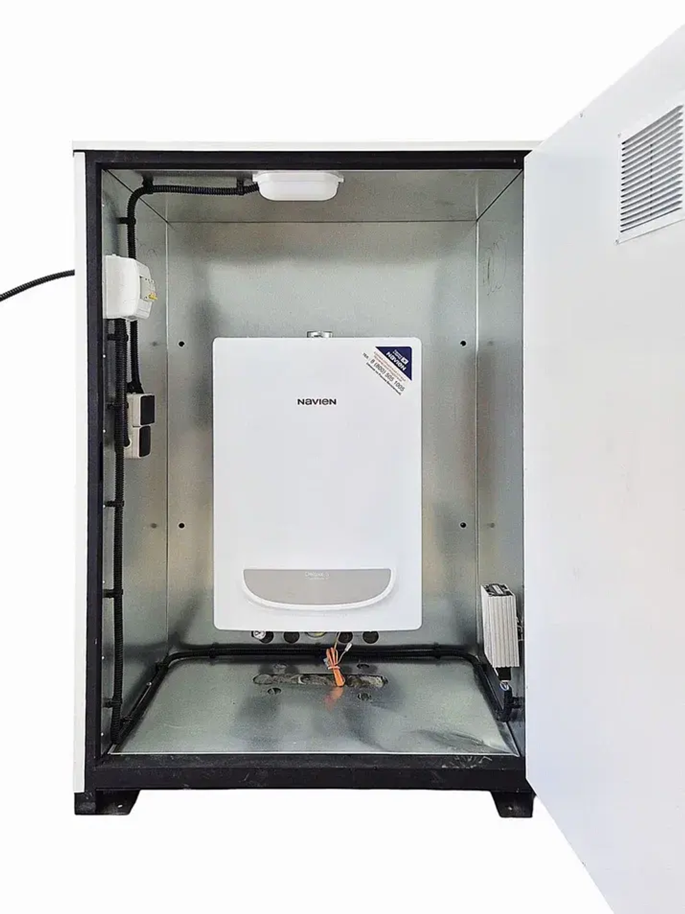 Комплект котел настенный NAVIEN Deluxe S-24k COAX + термобокс наруж. размещения + коаксиальная труба