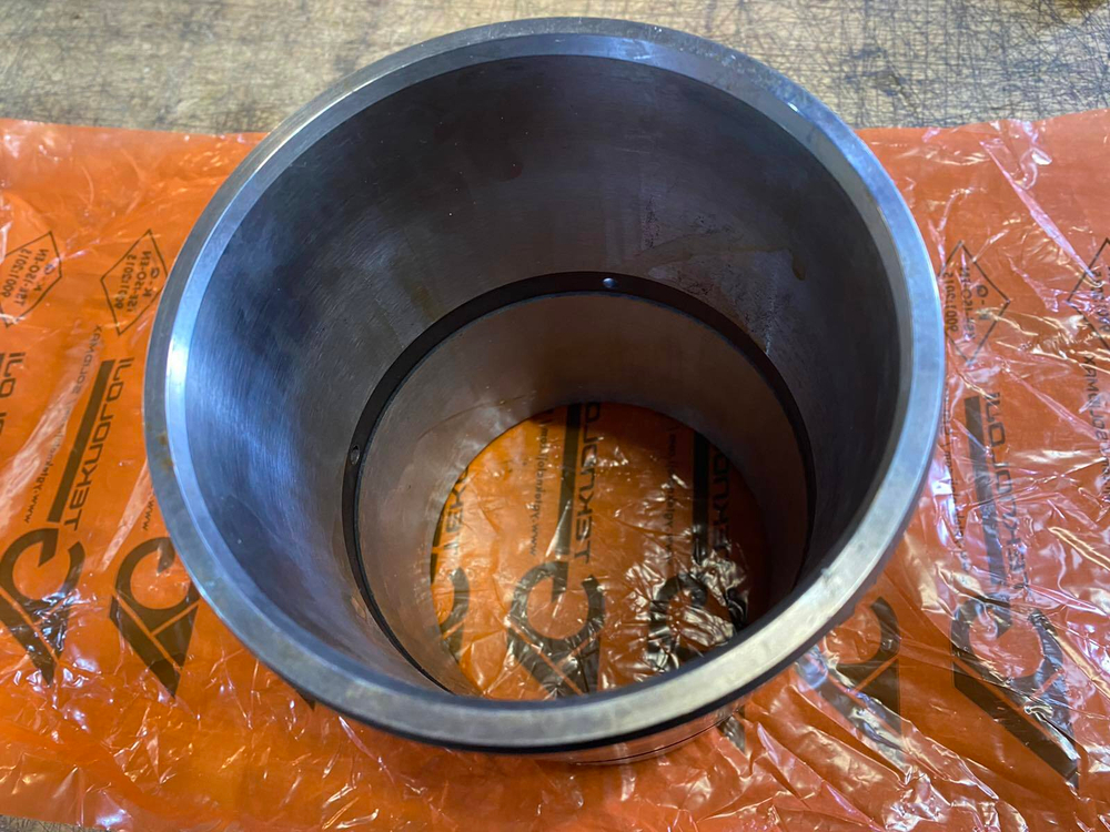 Втулка 424-70-11860