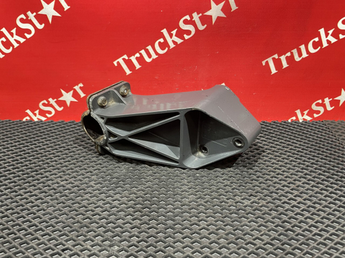 Кронштейн крыла заднего 2020г