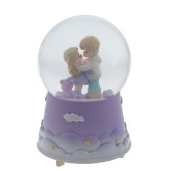 GAEM Фигурка декоративная "Дети" в стекл шаре (муз, подсвет, вьюга, 3xAAA н/п), D10 см, L11 W11 H16 см