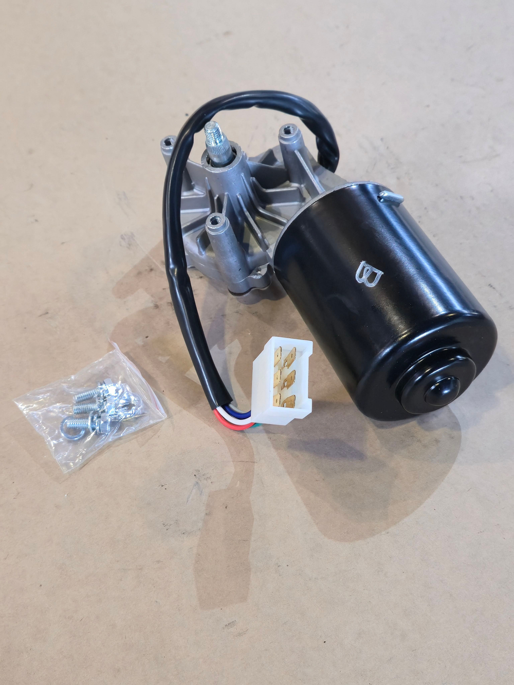 Мотор-редуктор стеклоочистителя МАЗ 6430, 544010 AVTOELECTRICA